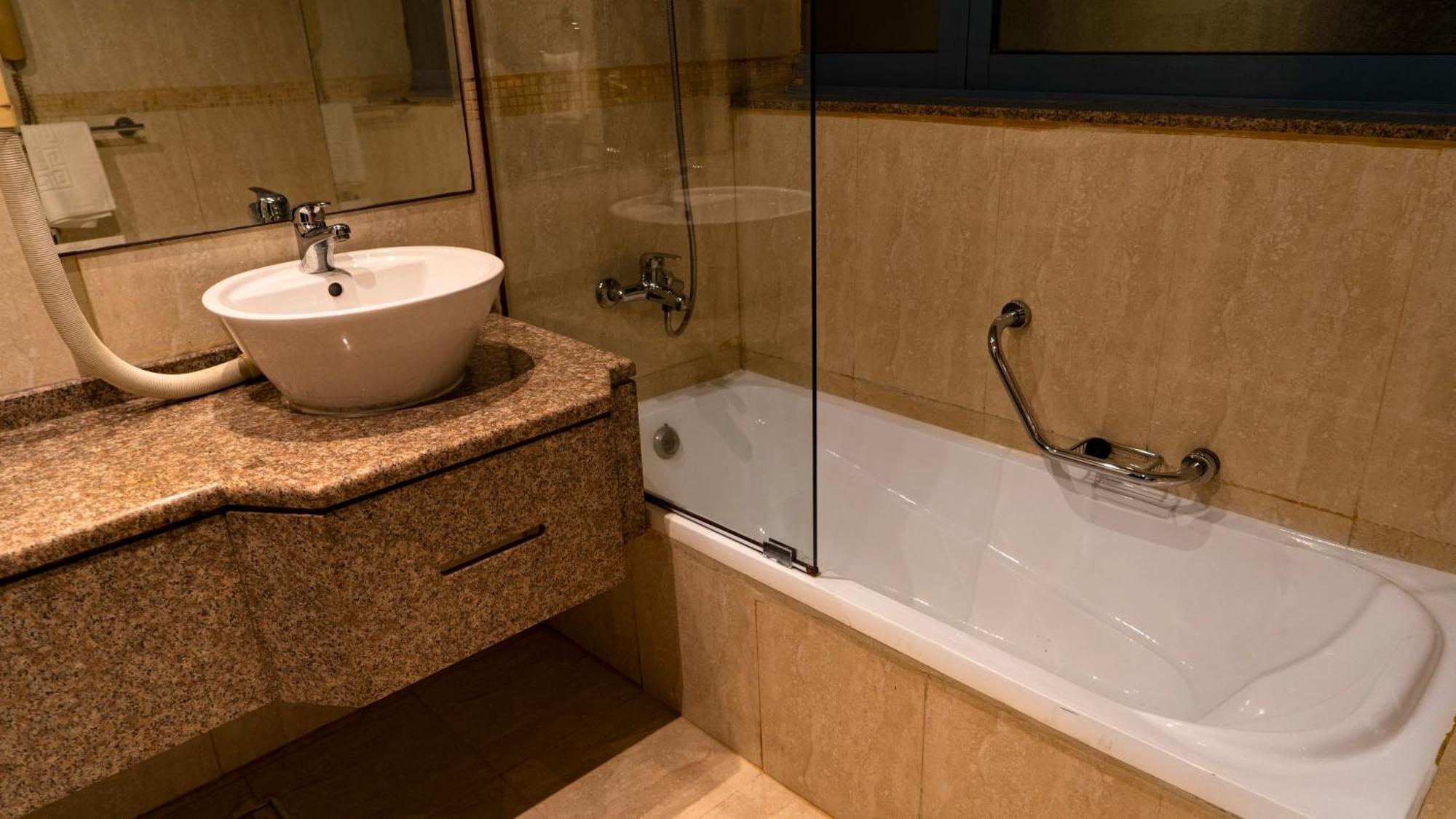 Boonmax Hotel Dubai Oda fotoğraf